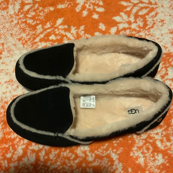 UGG Shoes - UGG Womens Hailey Suede Loafer Slippers Size 8